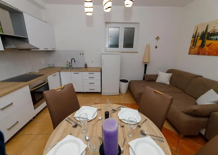 Matea Konukevi Makarska