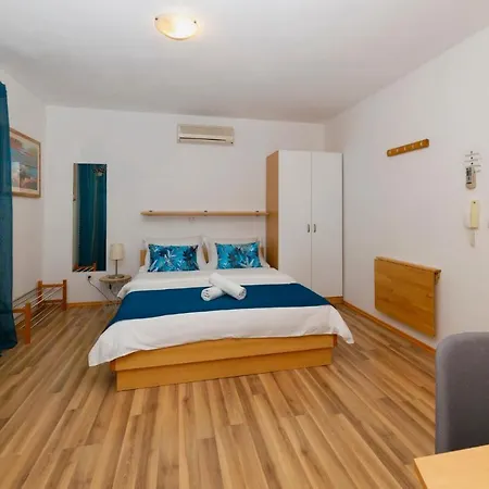 Matea Konukevi Makarska