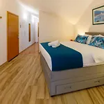 Matea 3* Makarska